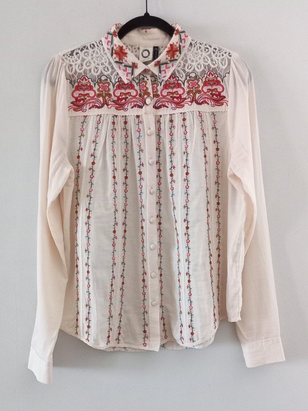 AKEMI + KIN ANTHROPOLOGIE Boullion embroidered floral button down top